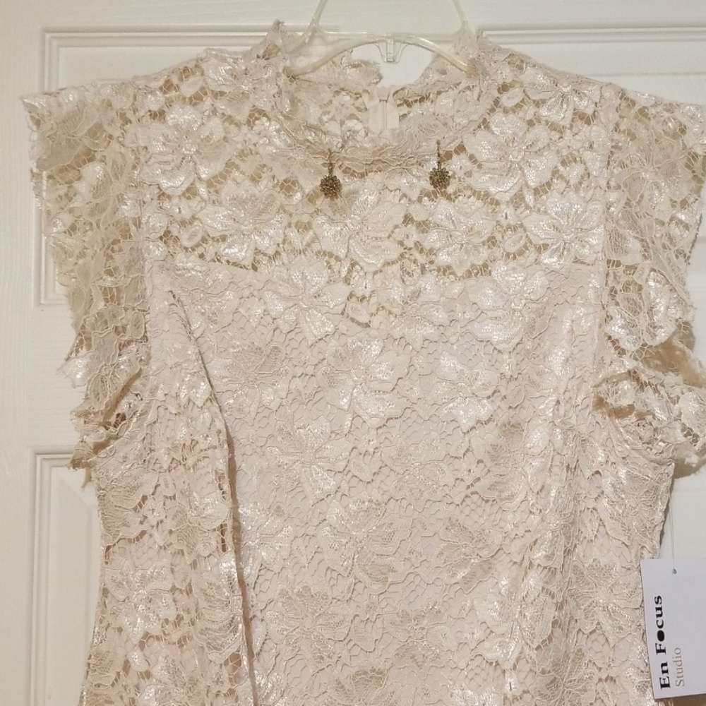 NWT Cream Lace dress with delicate crystal earring